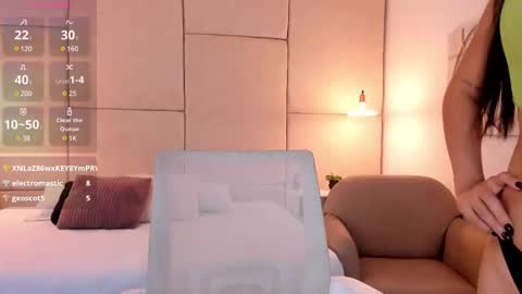 Snapshot of amiirra_ chatting on February 22, 10:15 pm Amira sweet online show from February 22, 10:15 pm