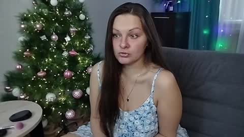 Snapshot of amilafran chatting on December 26, 5:26 am Mila online show from December 26, 5:26 am