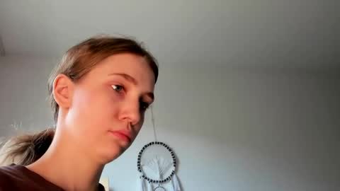 Emily online show from April 18, 9:12 am