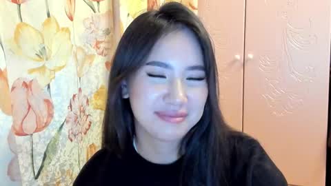 Amina online show from October 9, 5:39 pm