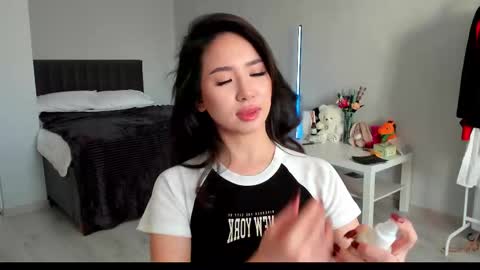 Amina online show from January 13, 10:30 am