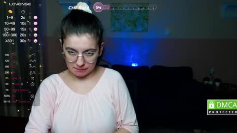 Snapshot of aminabeatris chatting on October 4, 11:27 am Amina online show from October 4, 11:27 am