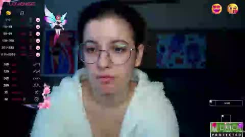 Snapshot of aminabeatris chatting on October 10, 6:51 am Amina online show from October 10, 6:51 am