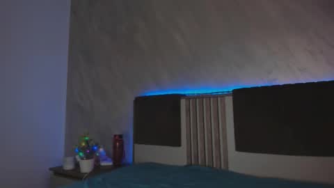 Snapshot of amiraanne chatting on September 17, 3:37 am AmiraAnne online show from September 17, 3:37 am