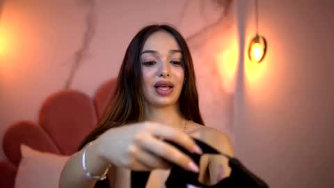 Snapshot of amiraveyl chatting on October 25, 11:07 am Amiraveyl online show from October 25, 11:07 am