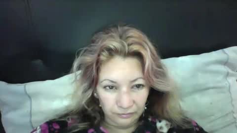 Snapshot of ammber3 chatting on December 30, 11:37 am Paula D online show from December 30, 11:37 am
