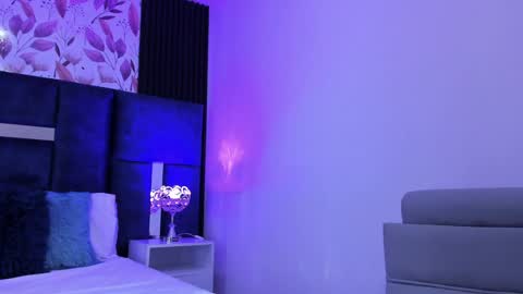 Ammy Jones online show from December 13, 7:53 pm