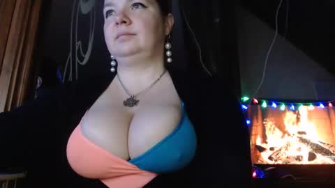 amorelara online show from December 17, 6:02 am