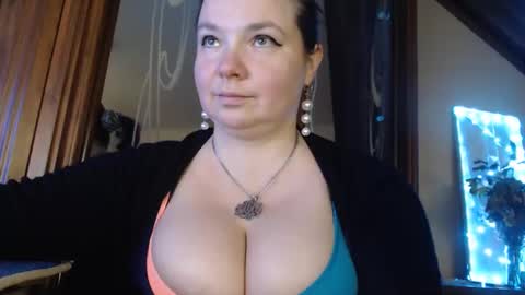 amorelara online show from December 2, 11:33 am
