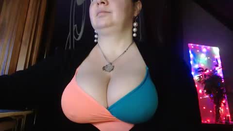 amorelara online show from December 11, 5:10 am