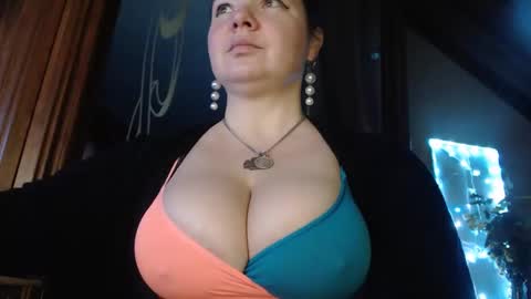 amorelara online show from December 4, 4:43 am
