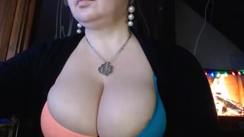 amorelara online show from December 15, 6:51 am