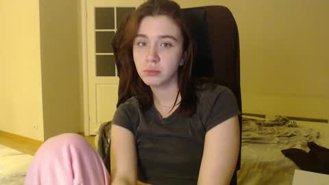 Snapshot of amoremeoww chatting on February 4, 4:15 am miss unforgettable online show from February 4, 4:15 am