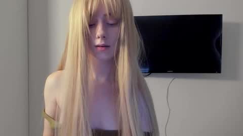 Snapshot of amy1_1 chatting on October 4, 6:19 am amy1_1 online show from October 4, 6:19 am