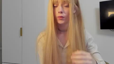 Snapshot of amy1_1 chatting on September 25, 4:33 am amy1_1 online show from September 25, 4:33 am