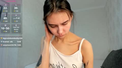 Snapshot of amy_alle chatting on September 25, 1:43 pm Amy online show from September 25, 1:43 pm