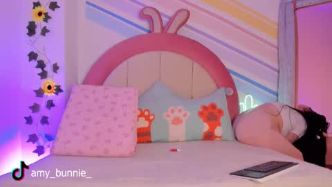 Amy online show from September 9, 5:13 pm