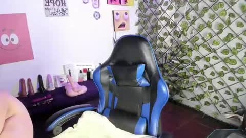 Amy Hoy69 online show from March 1, 2:11 am