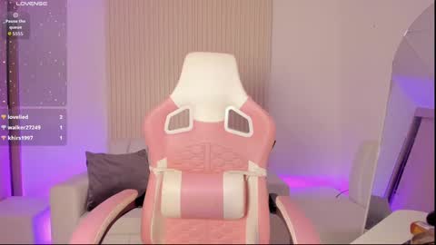 Emily online show from October 17, 4:10 pm