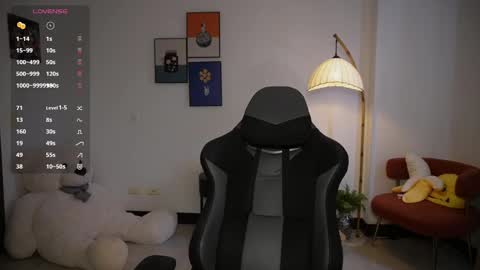 Snapshot of amy_ross1 chatting on February 11, 4:35 pm Daniela M online show from February 11, 4:35 pm