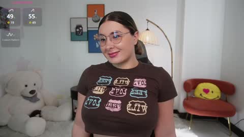 Snapshot of amy_ross1 chatting on December 5, 5:17 pm Daniela M online show from December 5, 5:17 pm