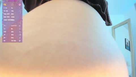 Snapshot of amy_ross1 chatting on October 27, 6:13 pm Daniela M online show from October 27, 6:13 pm