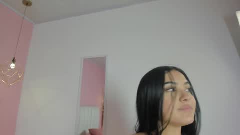 amy_saenz_ online show from September 12, 9:44 pm