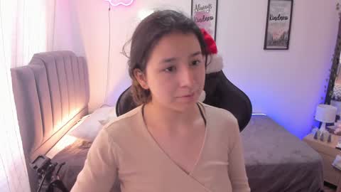 Snapshot of amy_sophiaa chatting on December 26, 3:31 pm Amy sophia 3 online show from December 26, 3:31 pm