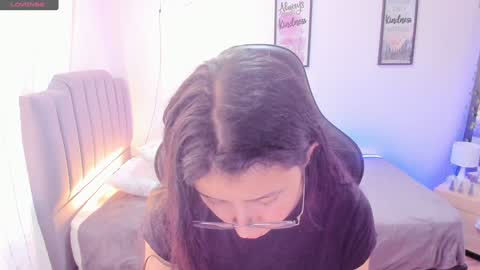 Snapshot of amy_sophiaa chatting on January 4, 1:53 pm Amy sophia 3 online show from January 4, 1:53 pm