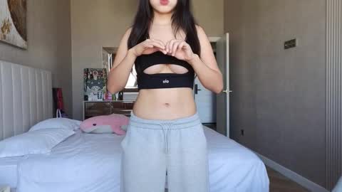 Snapshot of amyalwayshere chatting on October 24, 5:47 am girl next door named Amy online show from October 24, 5:47 am