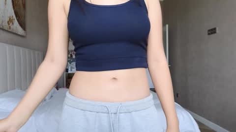 Snapshot of amyalwayshere chatting on October 13, 7:11 am girl next door named Amy online show from October 13, 7:11 am