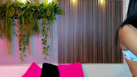 Snapshot of amybarton chatting on October 23, 5:41 pm My name is AMY... Nice to meet you thumb up me please its important online show from October 23, 5:41 pm