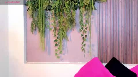 Snapshot of amybarton chatting on September 29, 4:01 pm My name is AMY... Nice to meet you thumb up me please its important online show from September 29, 4:01 pm