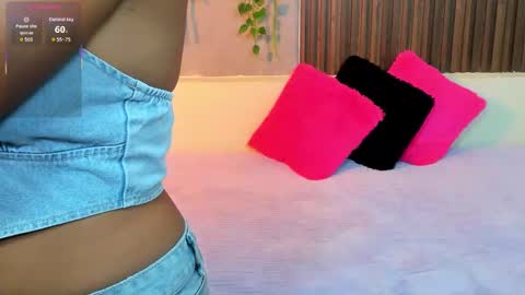 Snapshot of amybarton chatting on September 30, 4:01 pm My name is AMY... Nice to meet you thumb up me please its important online show from September 30, 4:01 pm