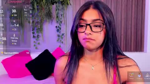 Snapshot of amybarton chatting on October 24, 6:04 pm My name is AMY... Nice to meet you thumb up me please its important online show from October 24, 6:04 pm