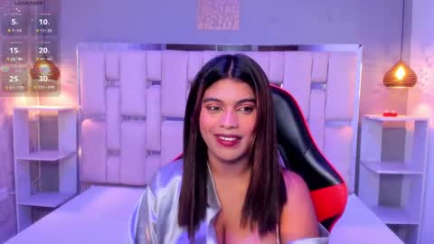 amyevan_ online show from September 28, 11:10 pm