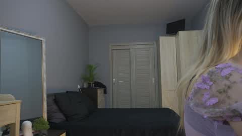 Snapshot of amylanee chatting on October 15, 8:28 am amylanee online show from October 15, 8:28 am