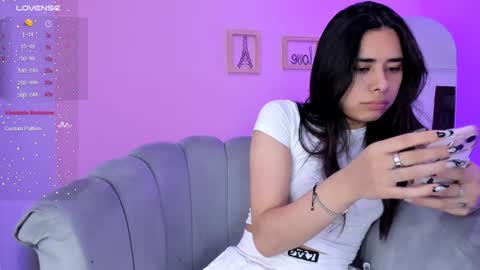 Snapshot of amyolimpo chatting on December 5, 3:48 am Amy ... Nice to meet u thumb up me please its important online show from December 5, 3:48 am