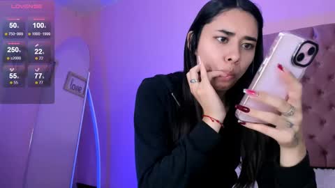 Snapshot of amyolimpo chatting on February 20, 3:12 am Amy ... Nice to meet u thumb up me please its important online show from February 20, 3:12 am