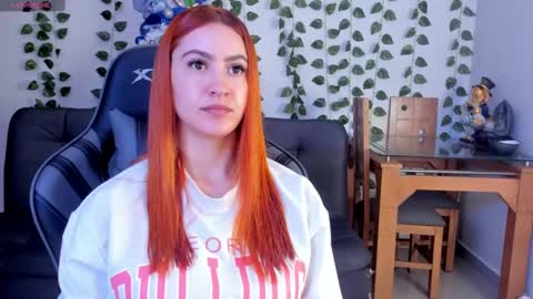 Amy online show from December 14, 6:09 pm