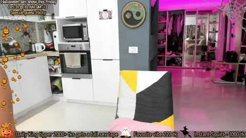 Snapshot of amysuperheroes chatting on October 30, 9:22 am Next stream Dec 3 online show from October 30, 9:22 am