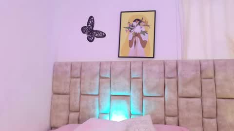 amyvegaa_ online show from November 23, 4:19 pm