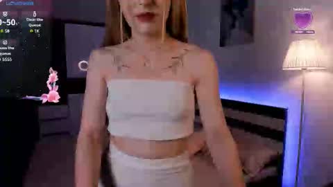 Snapshot of amyvilvet chatting on September 19, 9:03 pm amyvilvet online show from September 19, 9:03 pm