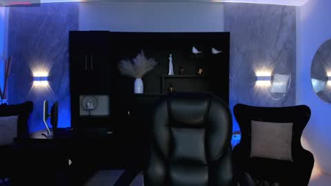 AMY WALKER online show from January 16, 10:10 am