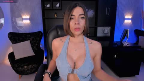 AMY WALKER online show from January 18, 10:17 am