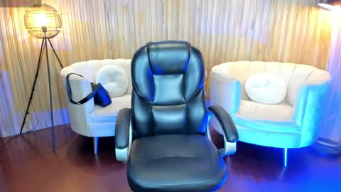 AMY WALKER online show from March 2, 10:05 am