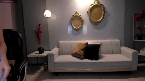 AMY WALKER online show from February 7, 10:19 am