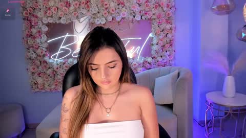Snapshot of amywoods chatting on January 12, 10:22 pm online show from January 12, 10:22 pm