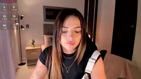 Snapshot of amywoods chatting on February 26, 3:32 pm online show from February 26, 3:32 pm