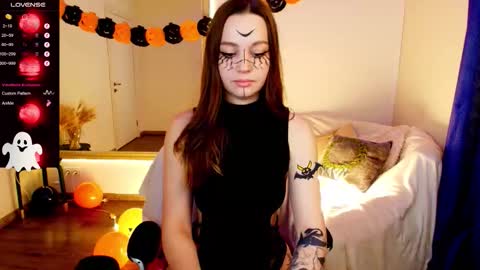 Snapshot of an6elica chatting on October 31, 2:57 am Angie online show from October 31, 2:57 am